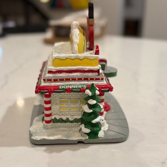 Hawthorne Village - "Donner's Diner" Piece - Picture 7 of 8